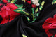 Schwarzer Kurzarm-Hoodie mit Blumenmuster und Shorts
